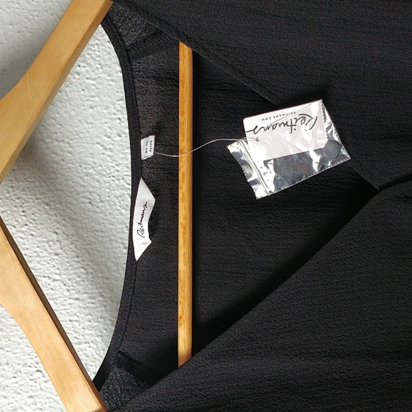 Reitmans V-Neck Blouse - Picture 2 of 10